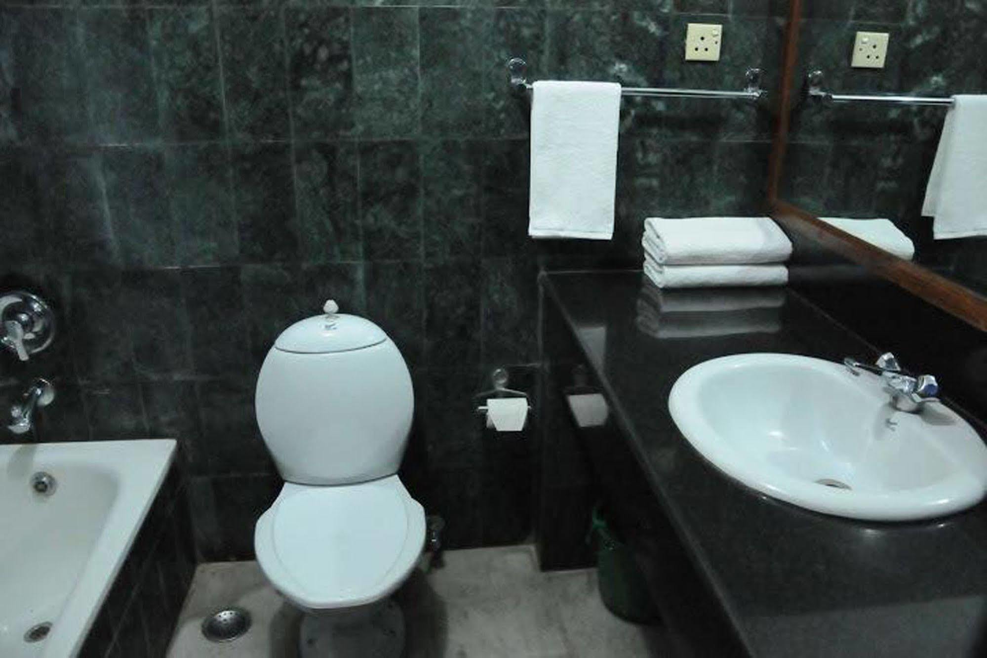 Hotel Clarion Jawalakhel Lalitpur Экстерьер фото