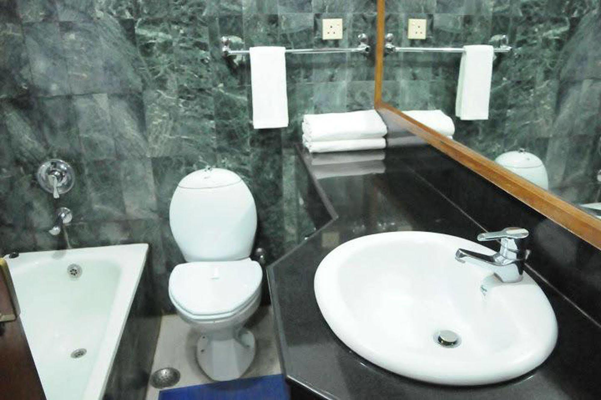Hotel Clarion Jawalakhel Lalitpur Экстерьер фото